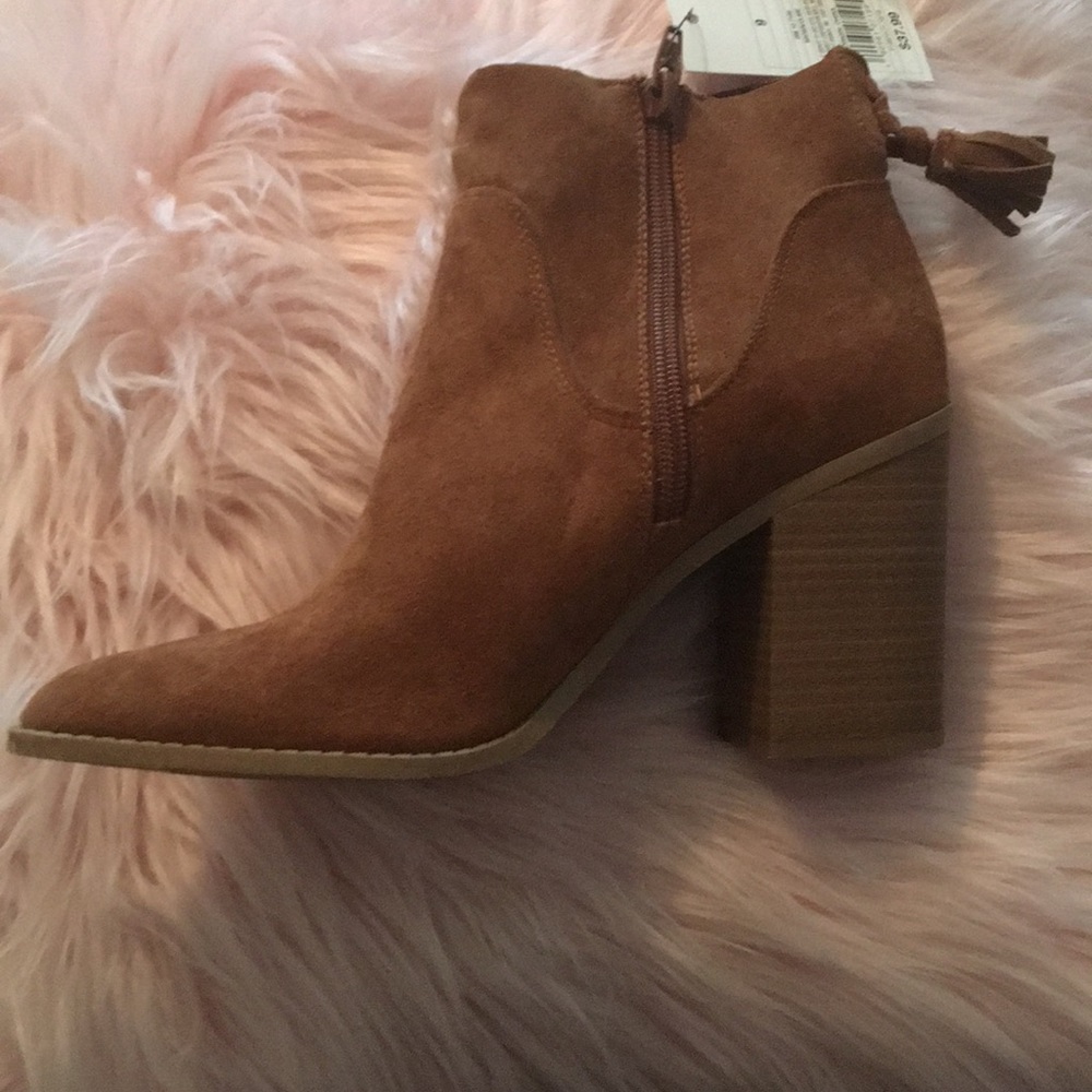 boots - Picture 3 of 3